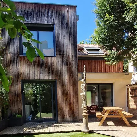Casa vacanze L'evasion Maison Avec Jardin, Climatisation, Parkings Privés, à 5mn à Pied Du Centre